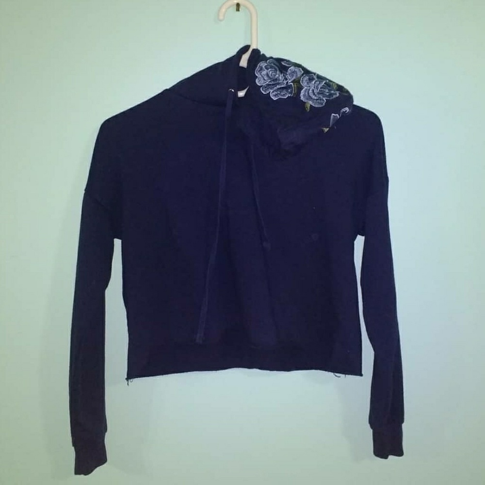 Blue floral cropped sweatshirt